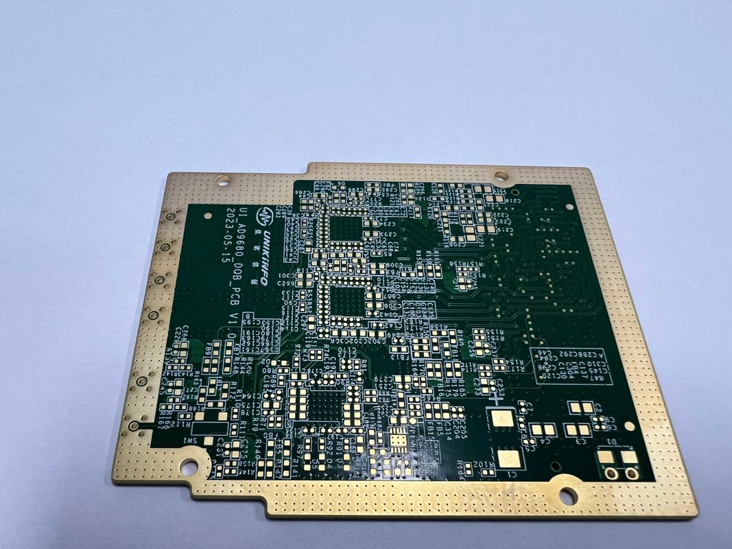 高精度HDIPCB板 層の誤ったアライナメント /- 0.06 4L ミニ Bgaピッチ 0.3mm