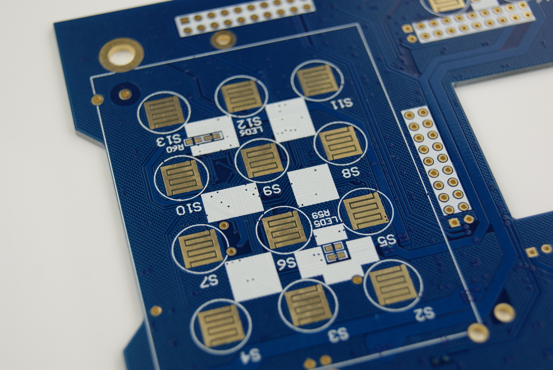 IPC-A-610 D規格 多層PCB、グリーンソルダーマスクにおける性能